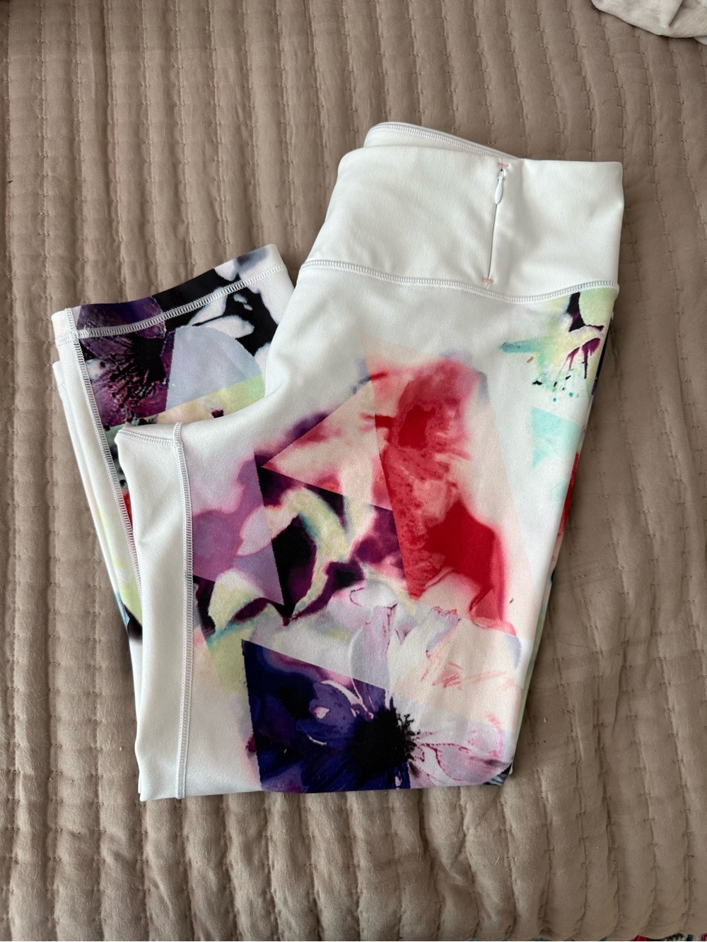 CALIA by Carrie Underwood White Floral Watercolor Active Leggings